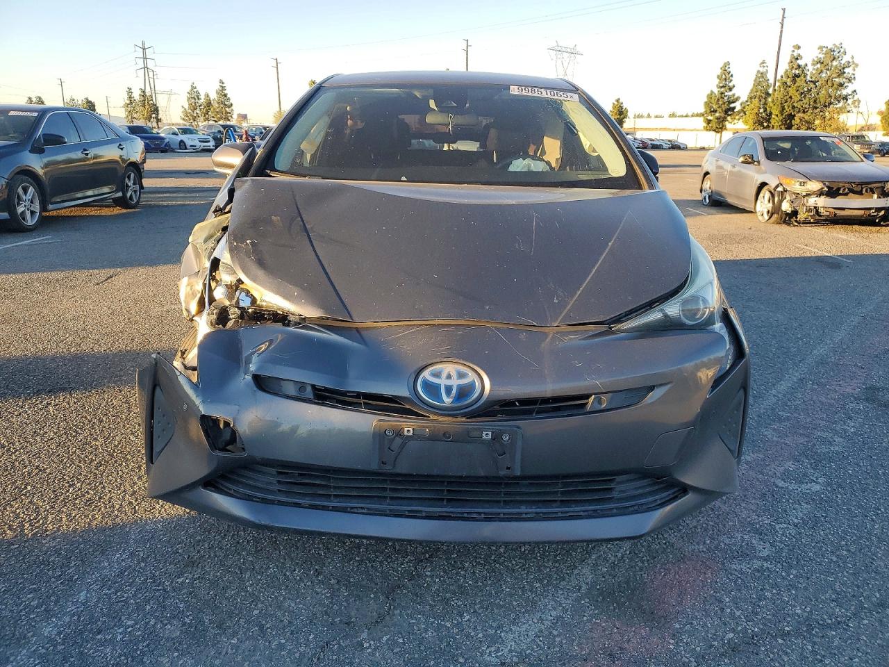 2018 TOYOTA PRIUS photo 5