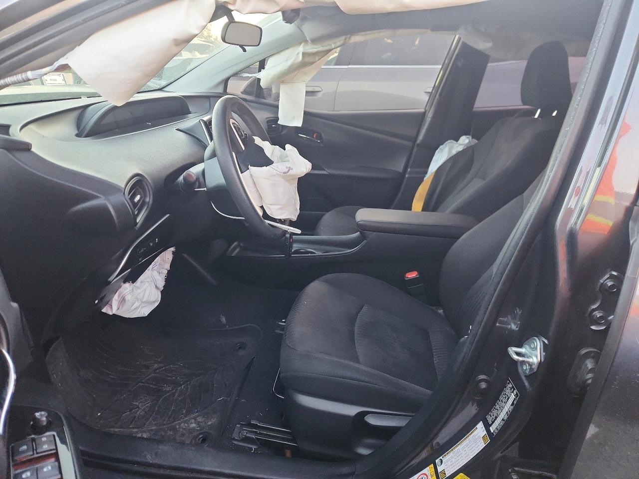 2018 TOYOTA PRIUS photo 7