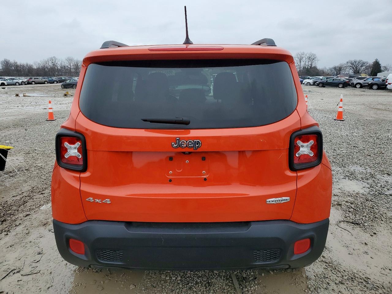 2015 JEEP RENEGADE LATITUDE photo 6