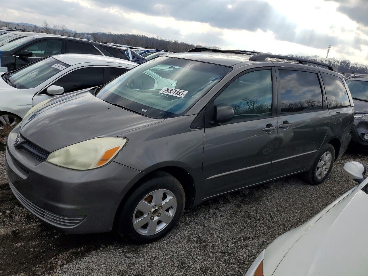 2004 TOYOTA SIENNA