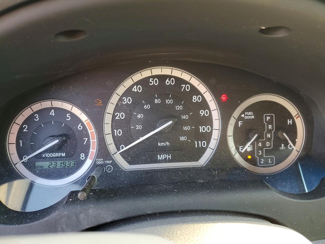 2004 TOYOTA SIENNA CE photo 9