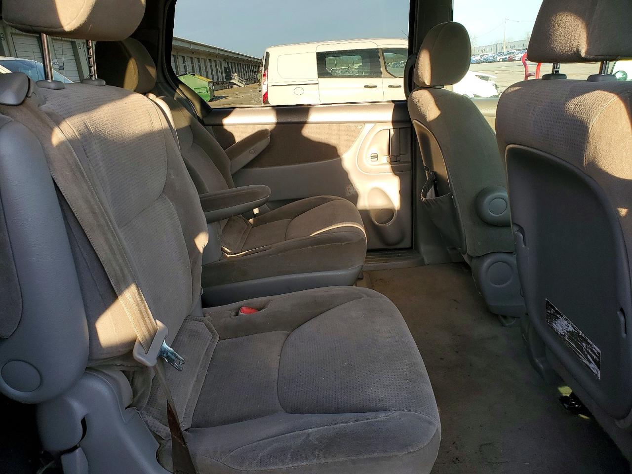 2004 TOYOTA SIENNA CE photo 11