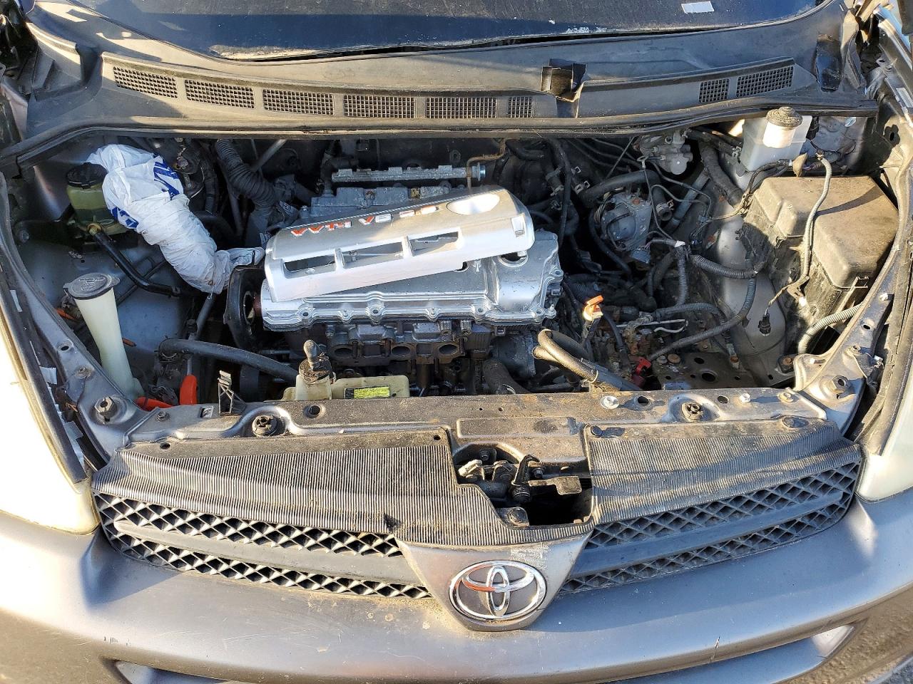 2004 TOYOTA SIENNA CE photo 12