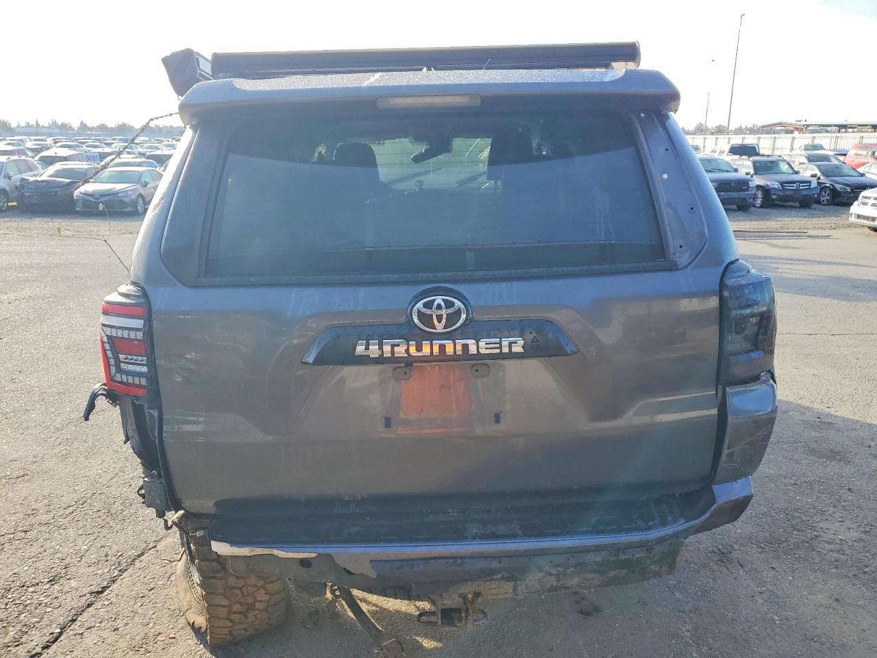 2022 TOYOTA 4RUNNER SR5 PREMIUM photo 6