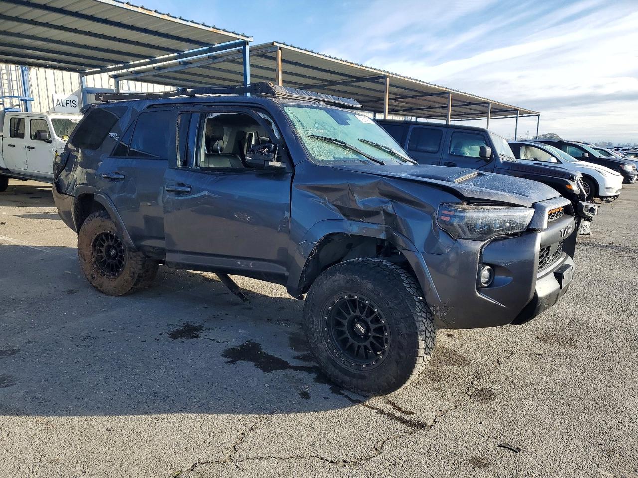2022 TOYOTA 4RUNNER SR5 PREMIUM photo 4