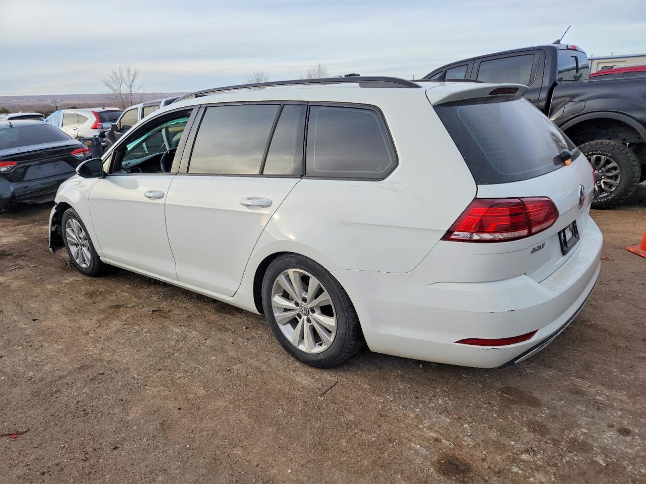 2019 VOLKSWAGEN GOLF SPORTWAGEN S photo 2