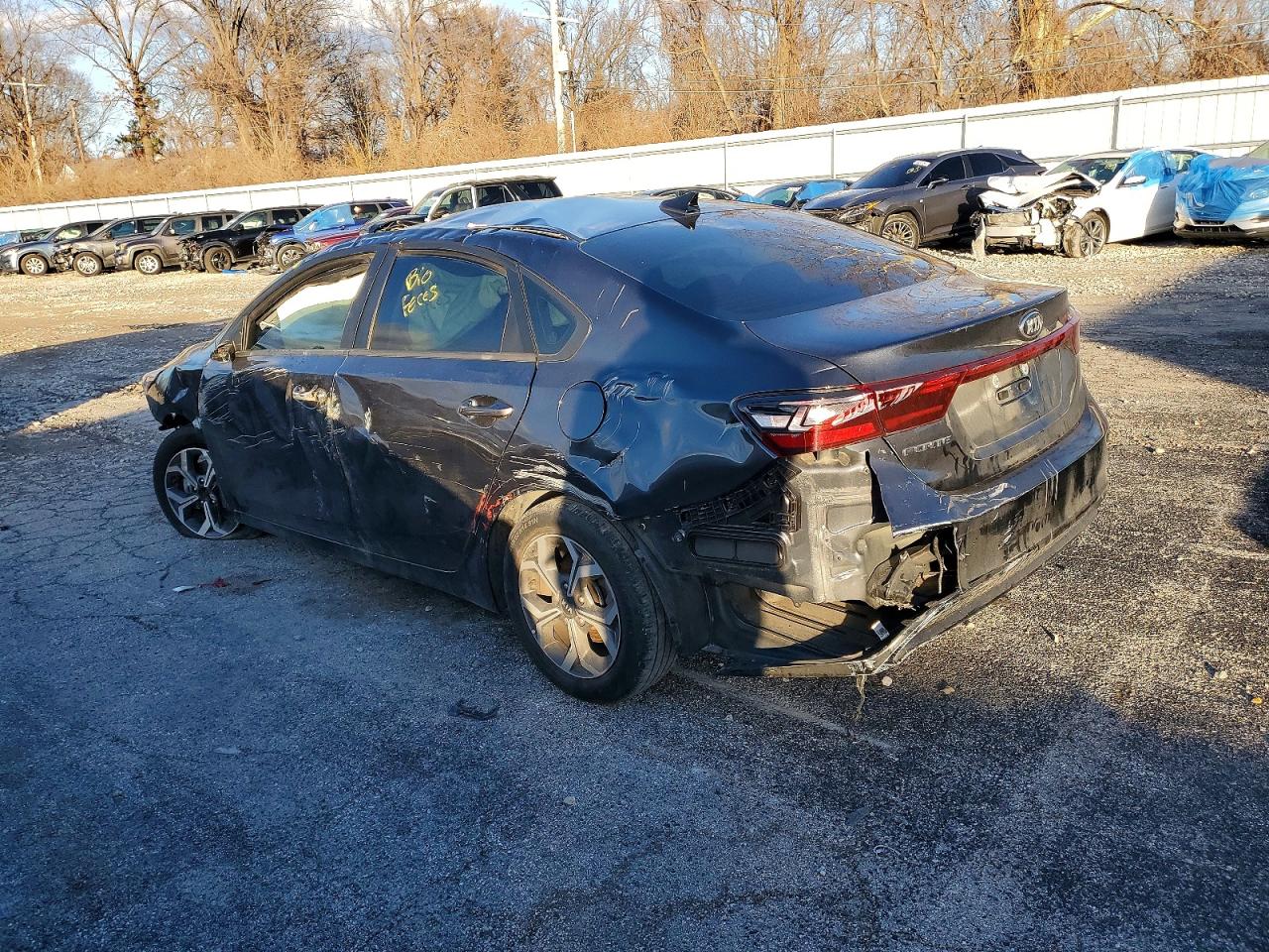 2021 KIA FORTE FE photo 2