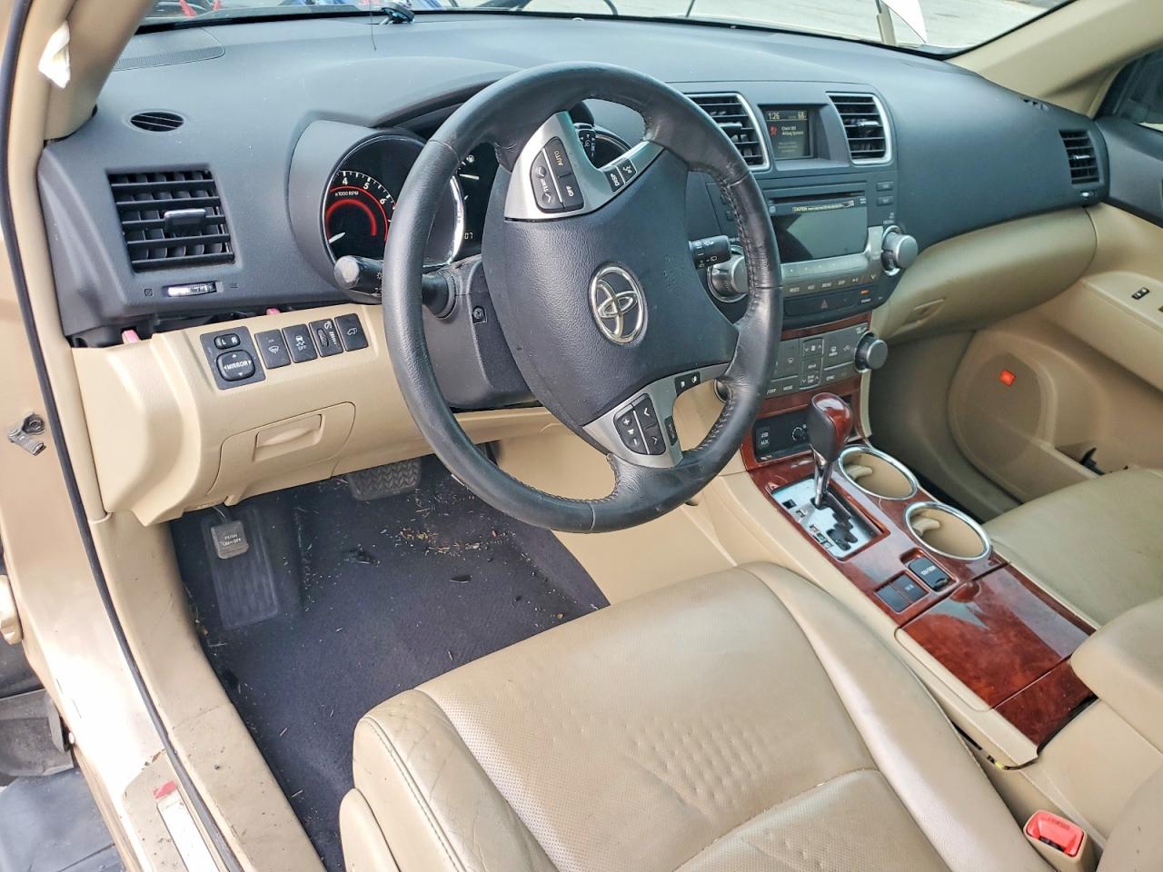 2011 TOYOTA HIGHLANDER LIMITED photo 8
