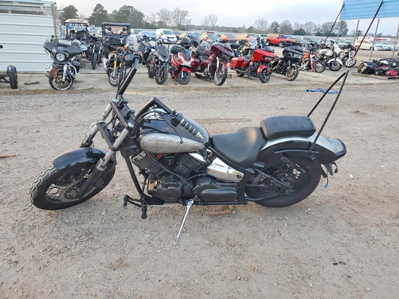 2005 YAMAHA XVS1100 A photo 3