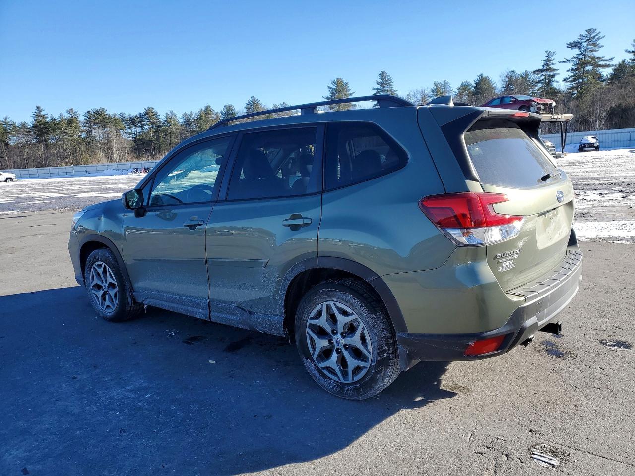 2019 SUBARU FORESTER PREMIUM photo 2