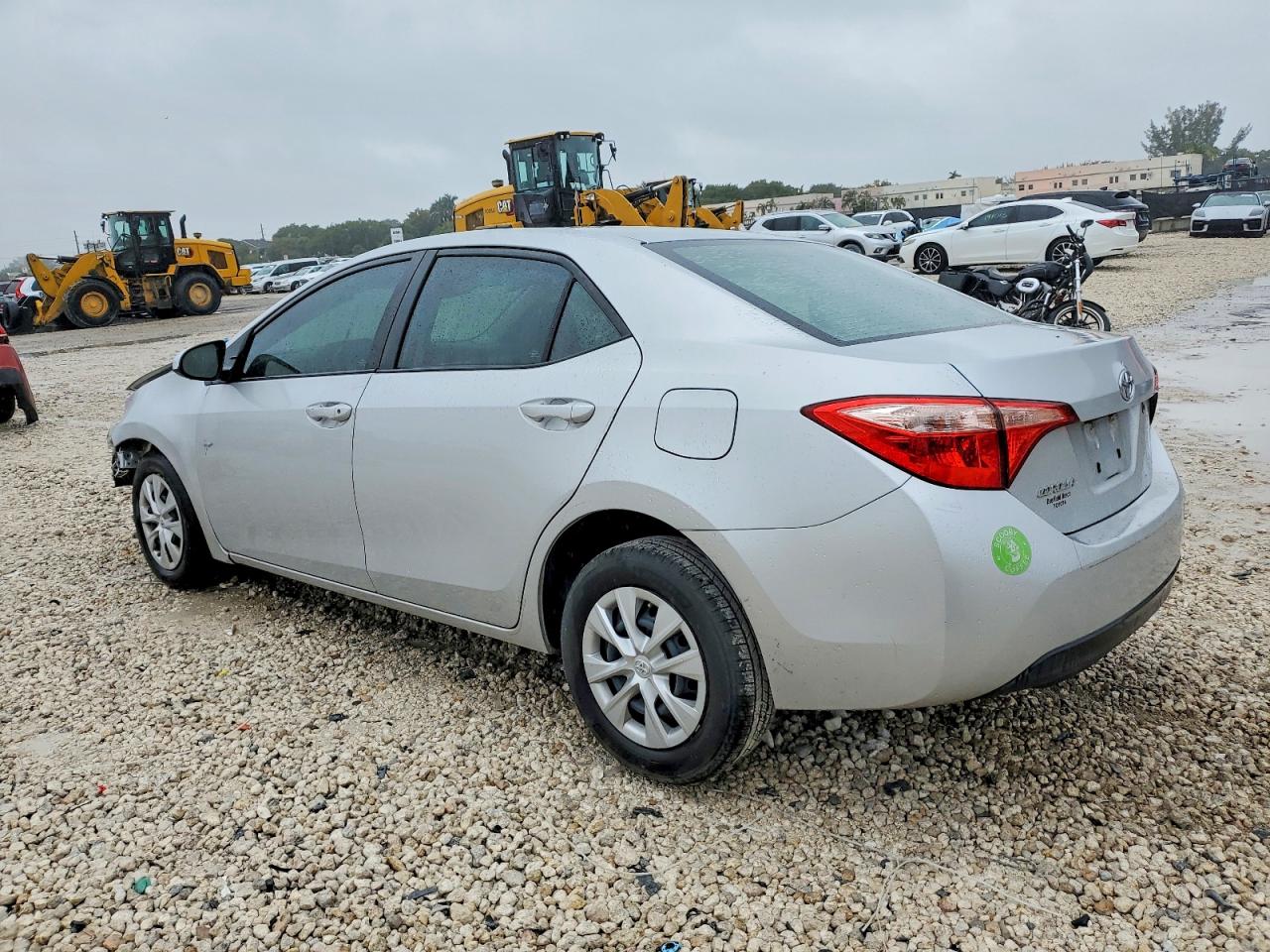 2018 TOYOTA COROLLA L photo 2