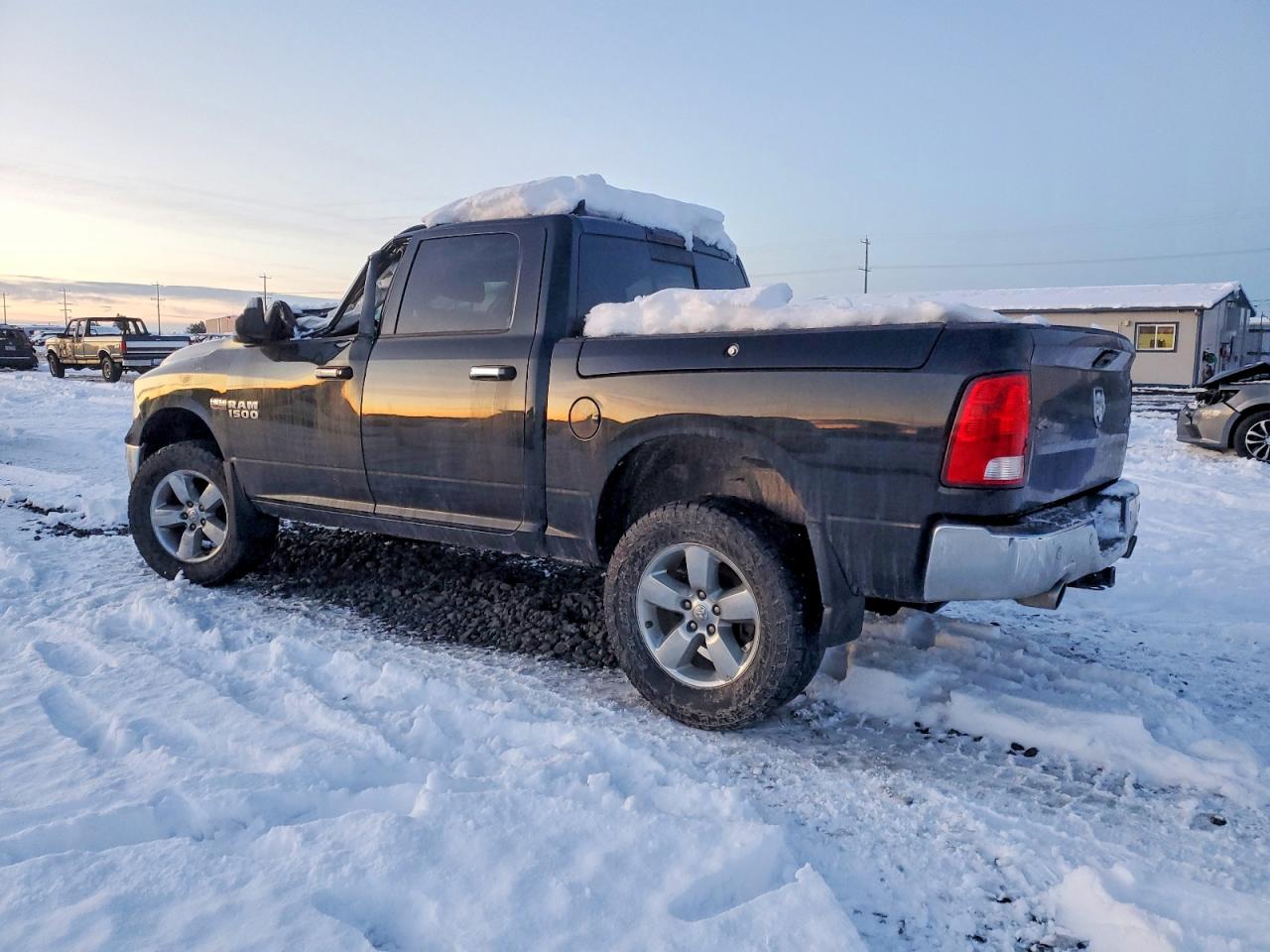 2015 RAM 1500 SLT photo 2
