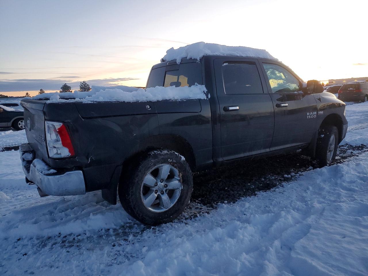 2015 RAM 1500 SLT photo 3