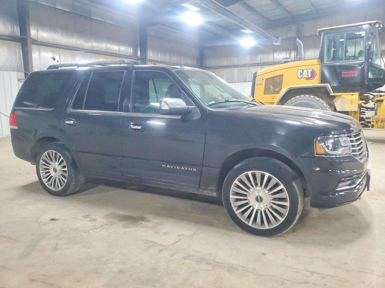 2015 LINCOLN NAVIGATOR photo 4