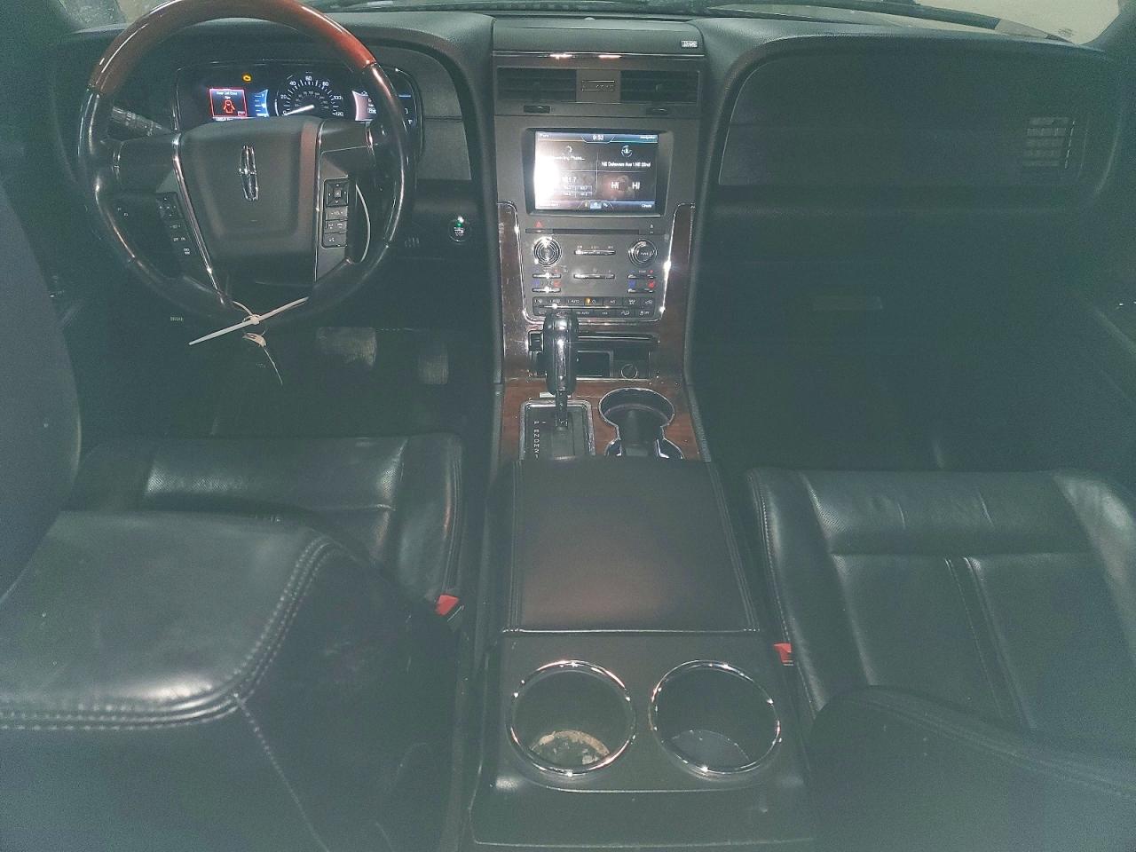 2015 LINCOLN NAVIGATOR photo 8
