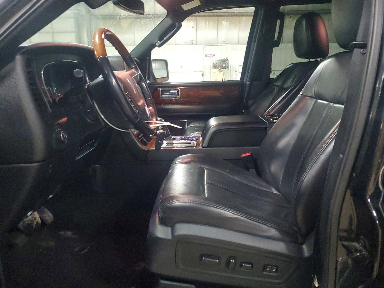 2015 LINCOLN NAVIGATOR photo 7