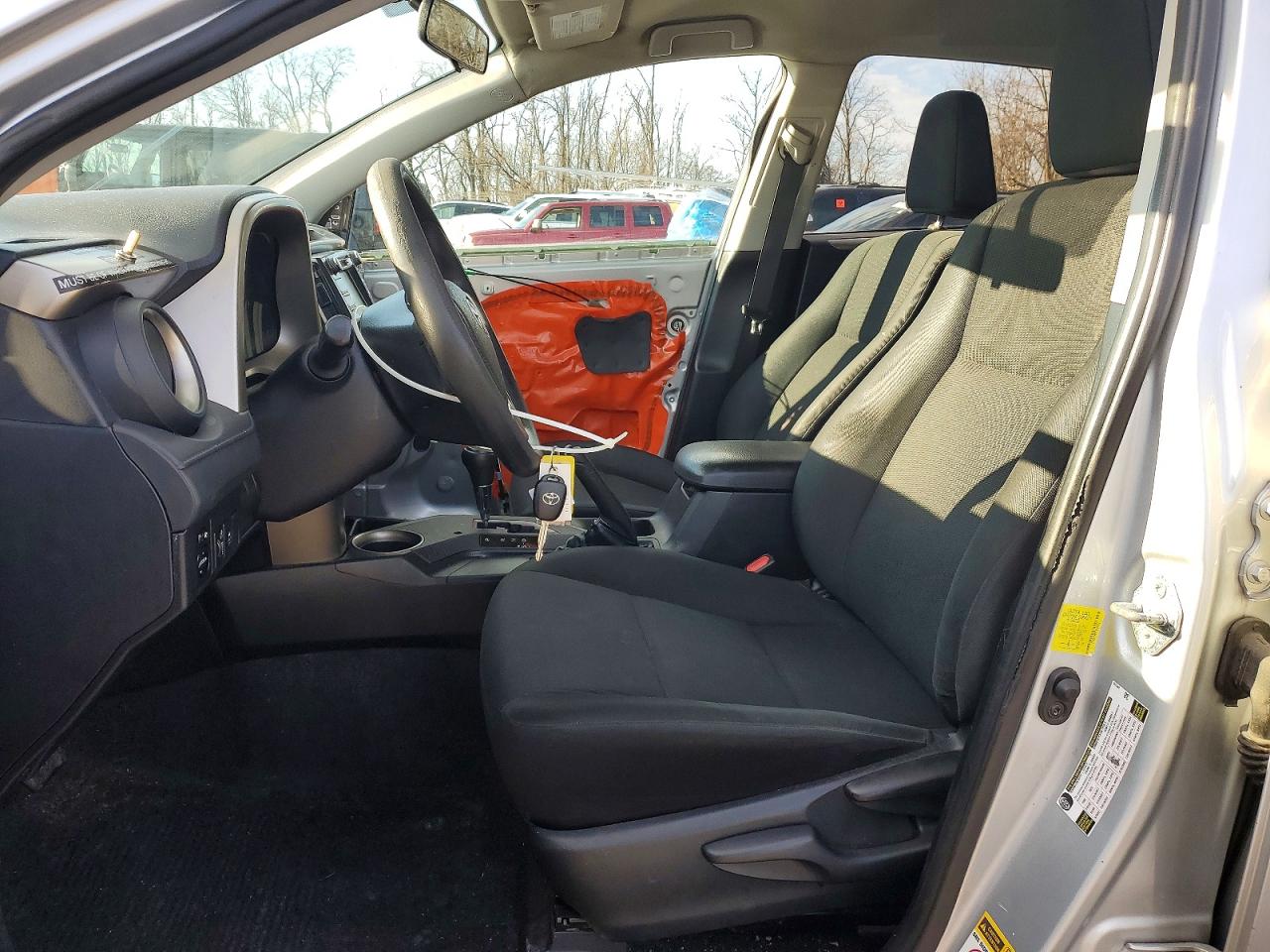 2015 TOYOTA RAV4 LE photo 7