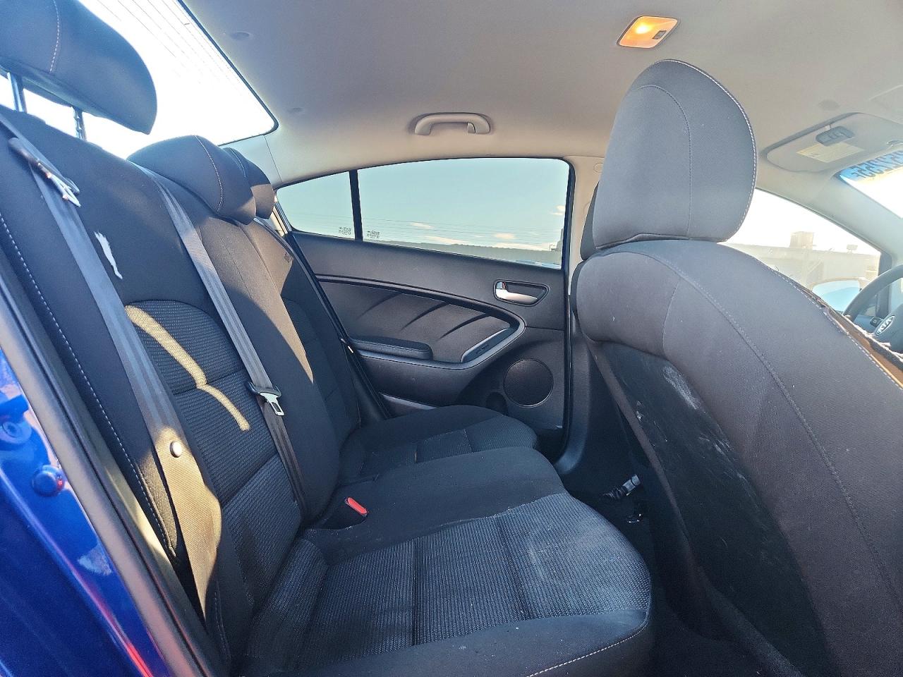 2017 KIA FORTE LX photo 10