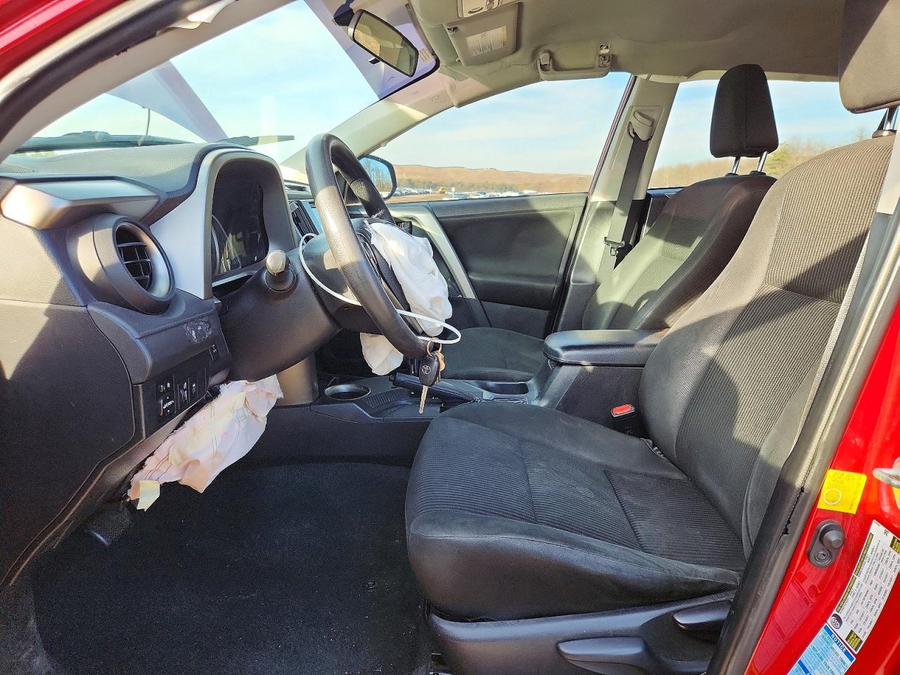 2014 TOYOTA RAV4 LE photo 7