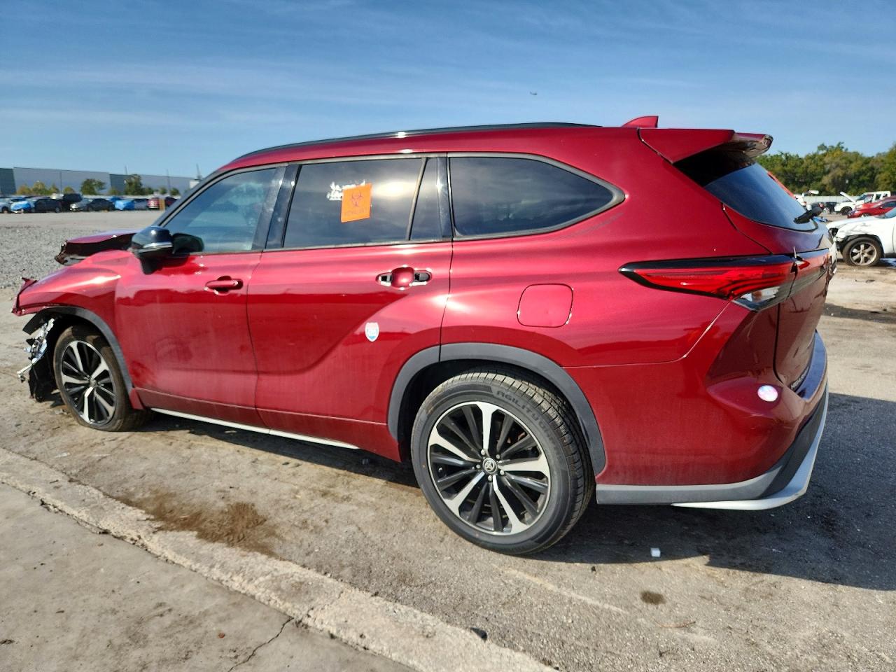 2021 TOYOTA HIGHLANDER XSE photo 2