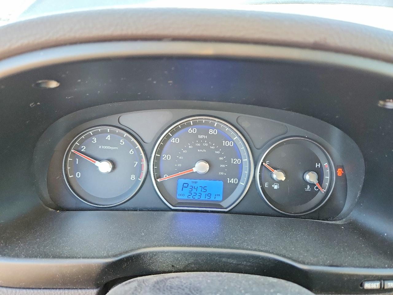 2011 HYUNDAI SANTA FE SE photo 9