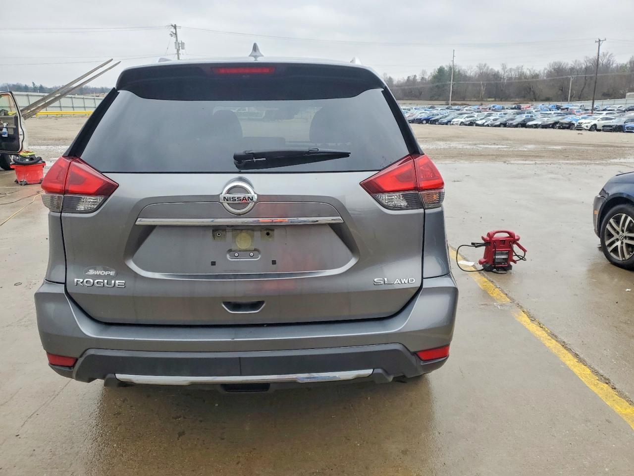 2018 NISSAN ROGUE S photo 6