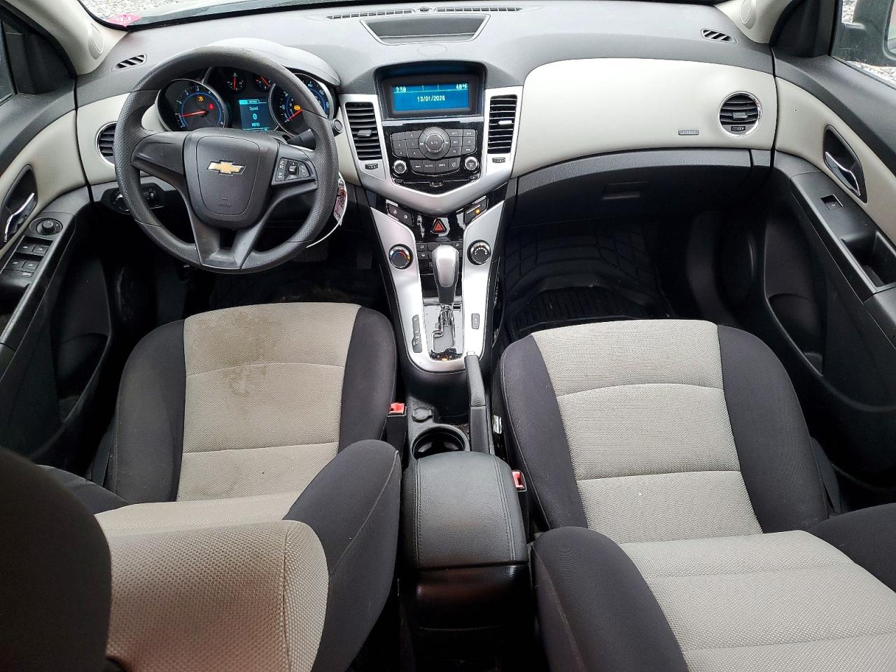 2013 CHEVROLET CRUZE LS photo 8