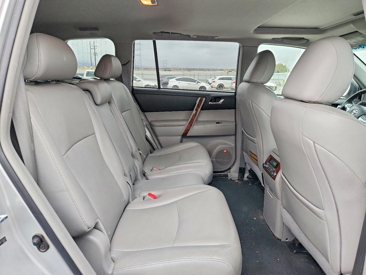2013 TOYOTA HIGHLANDER LIMITED photo 11