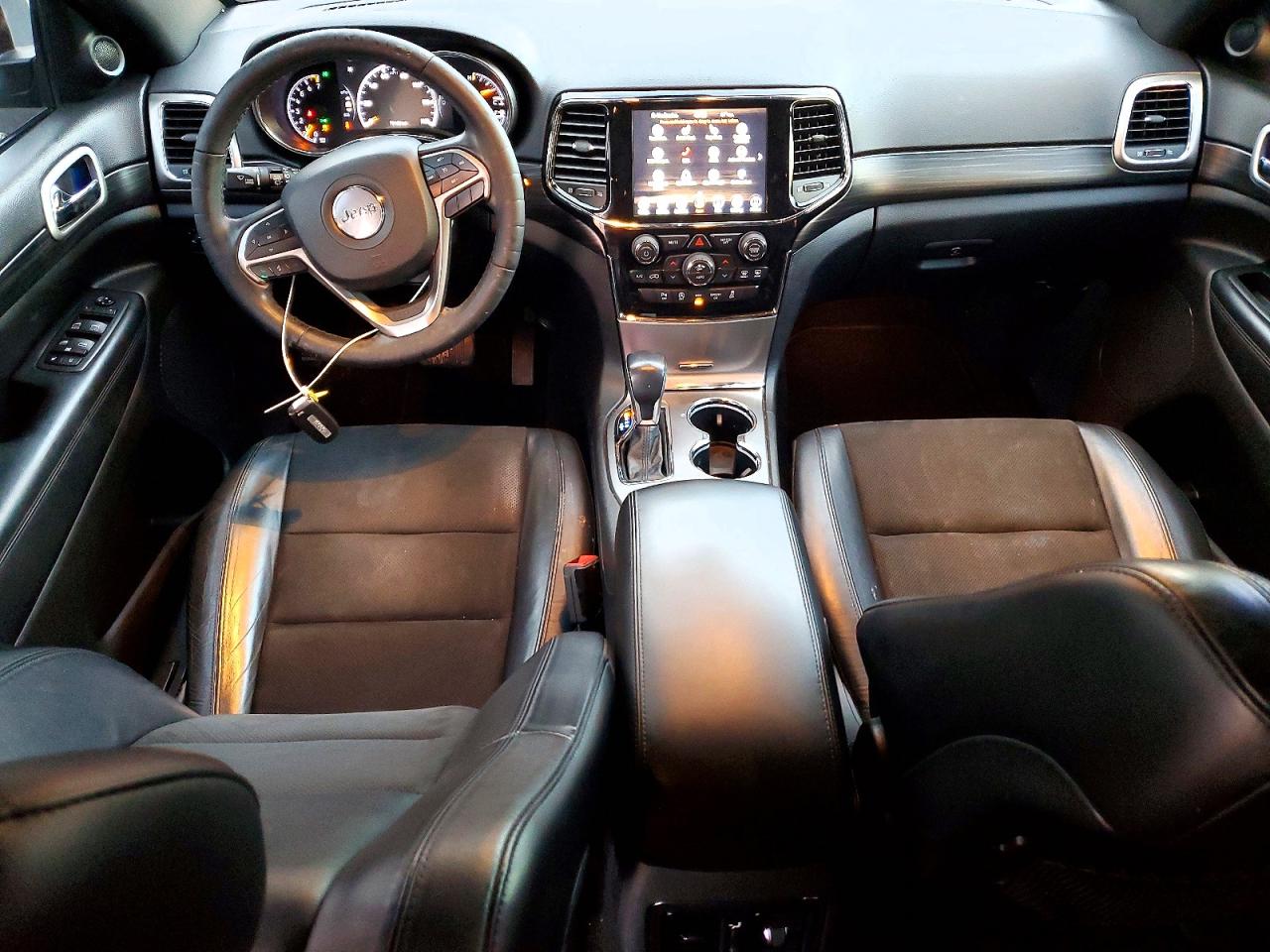 2020 JEEP GRAND CHEROKEE LAREDO photo 15