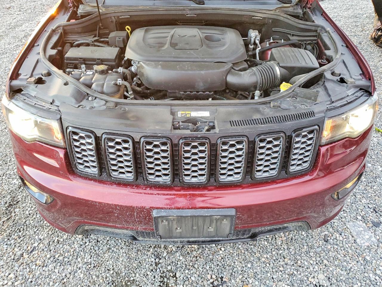 2020 JEEP GRAND CHEROKEE LAREDO photo 23