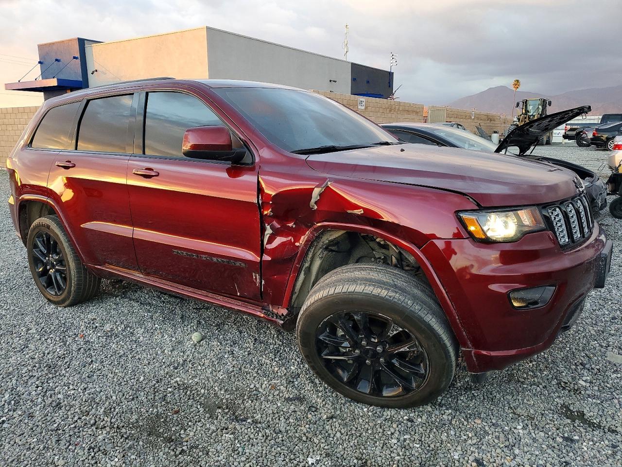 2020 JEEP GRAND CHEROKEE LAREDO photo 7