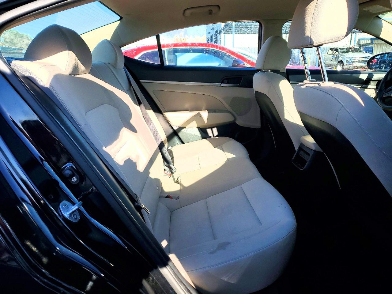 2017 HYUNDAI ELANTRA SE photo 10