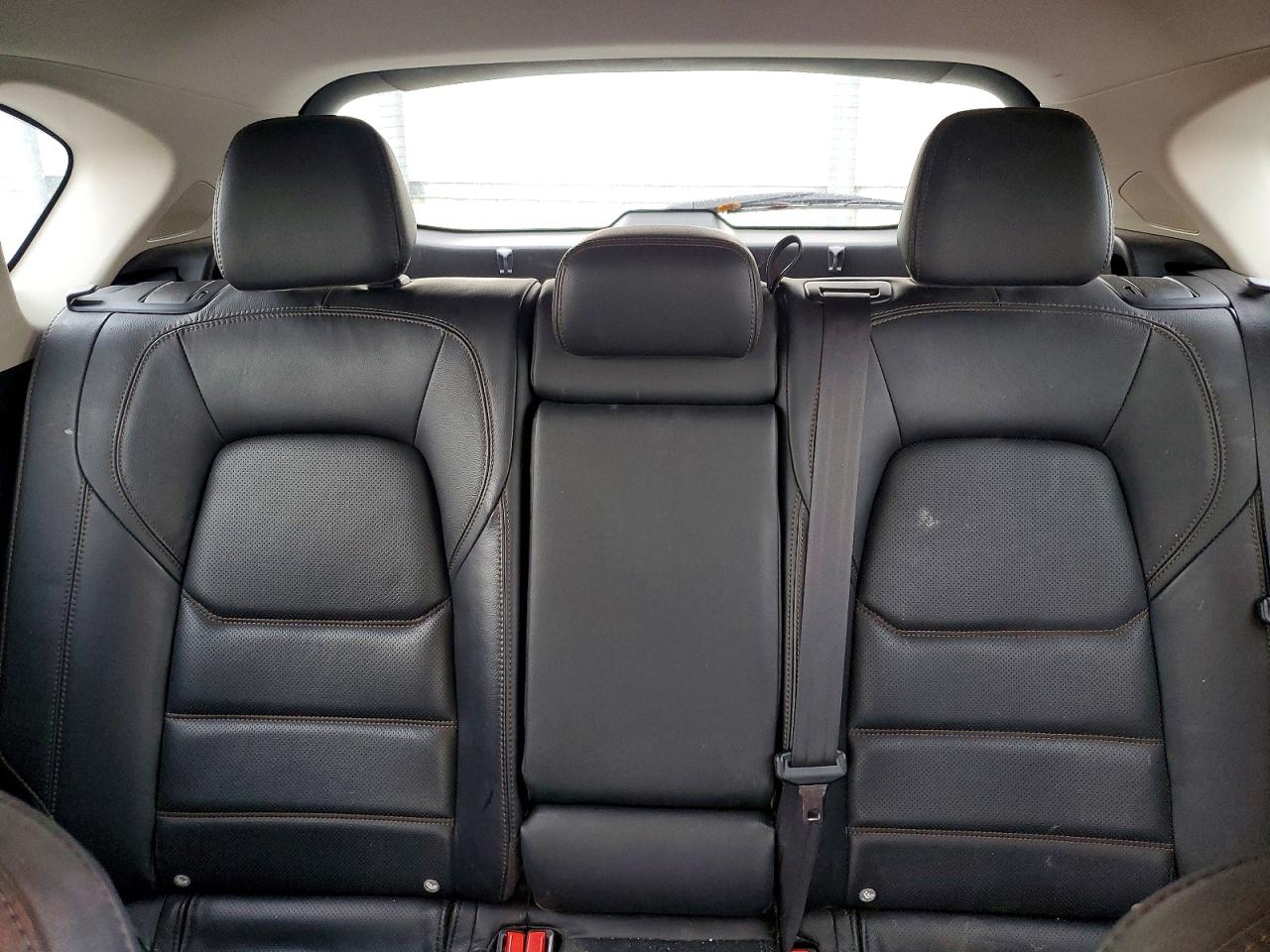 2019 TOYOTA CAMRY SE photo 10