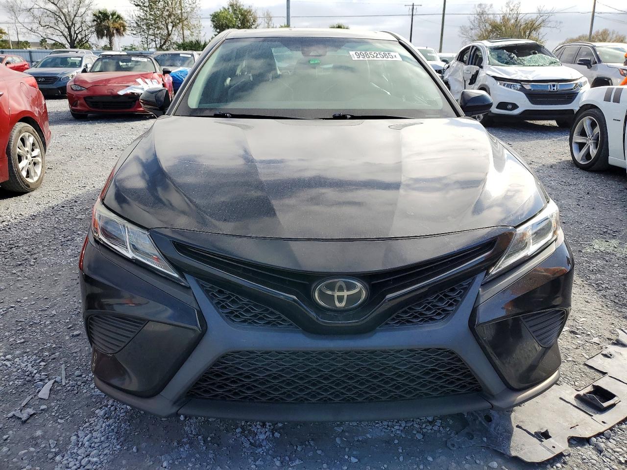 2019 TOYOTA CAMRY SE photo 5