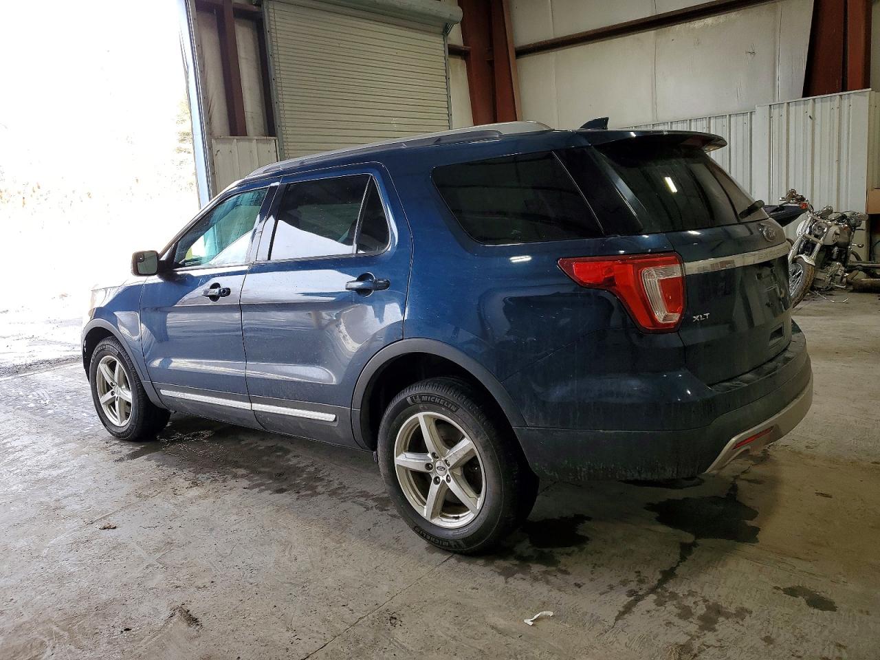 2017 FORD EXPLORER XLT photo 2