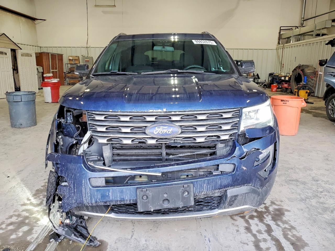 2017 FORD EXPLORER XLT photo 5