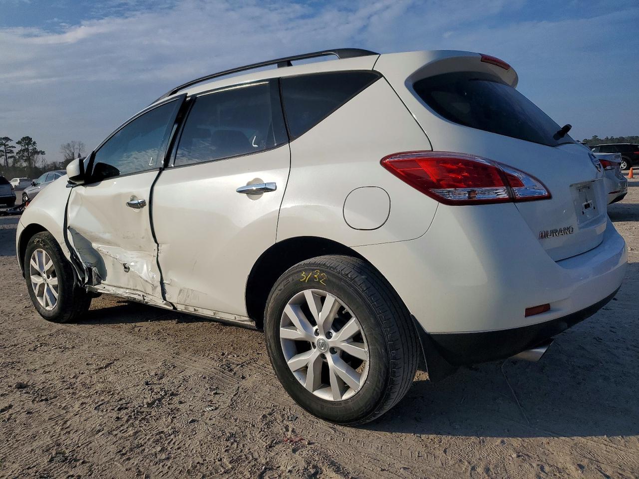 2014 NISSAN MURANO S photo 2