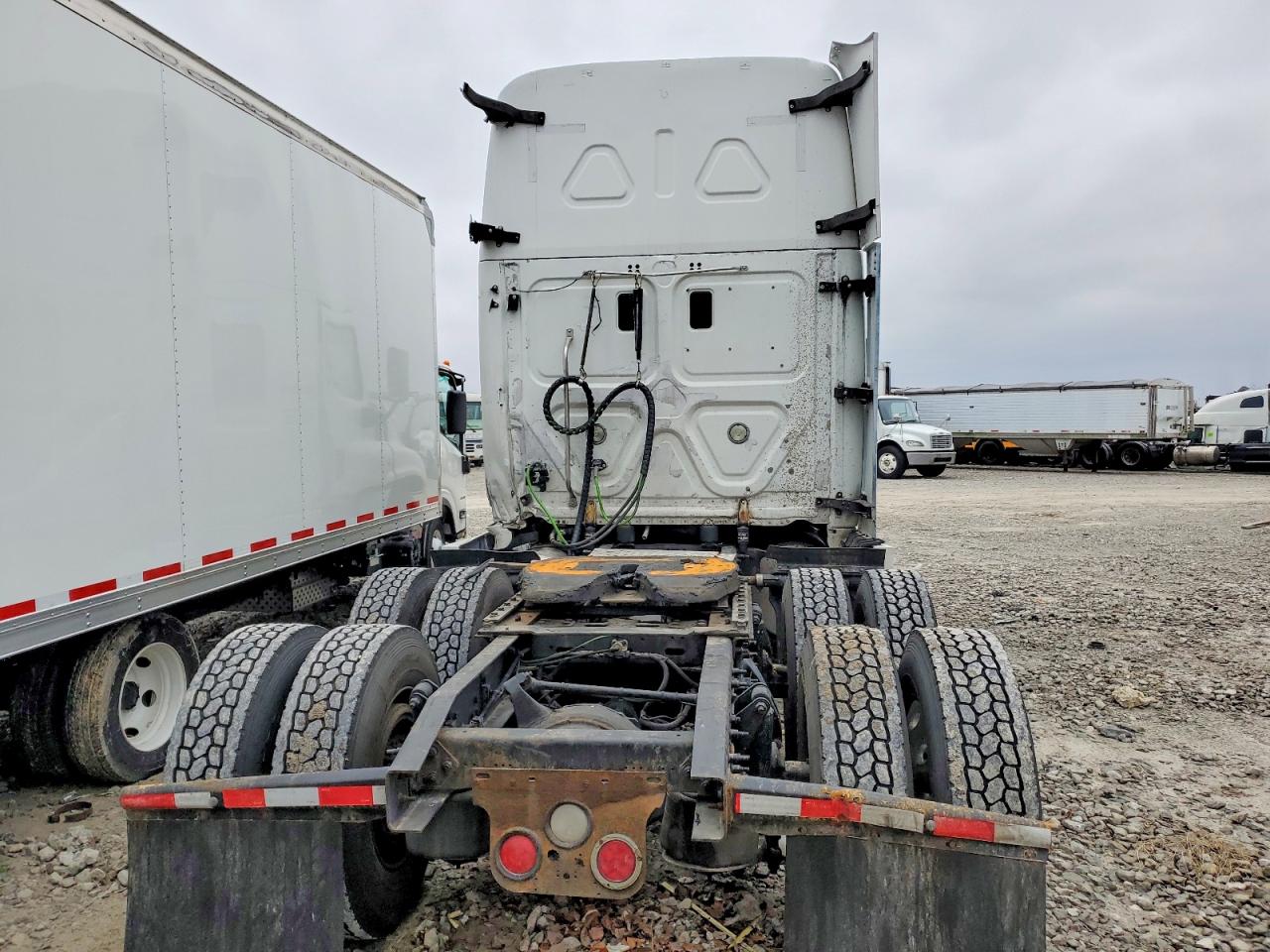 2016 FREIGHTLINER CASCADIA 125 photo 6