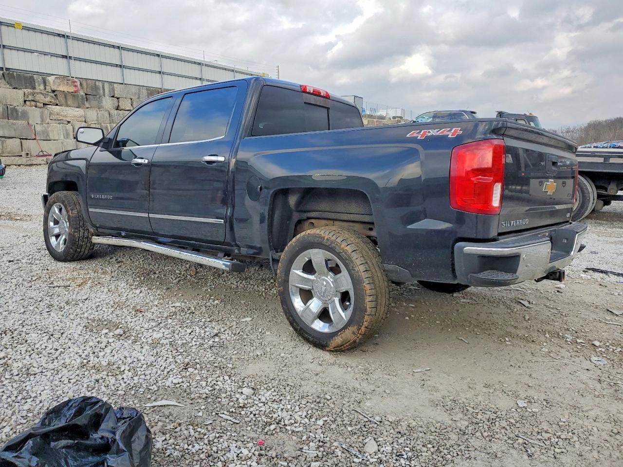 2017 CHEVROLET SILVERADO K1500 LTZ photo 2