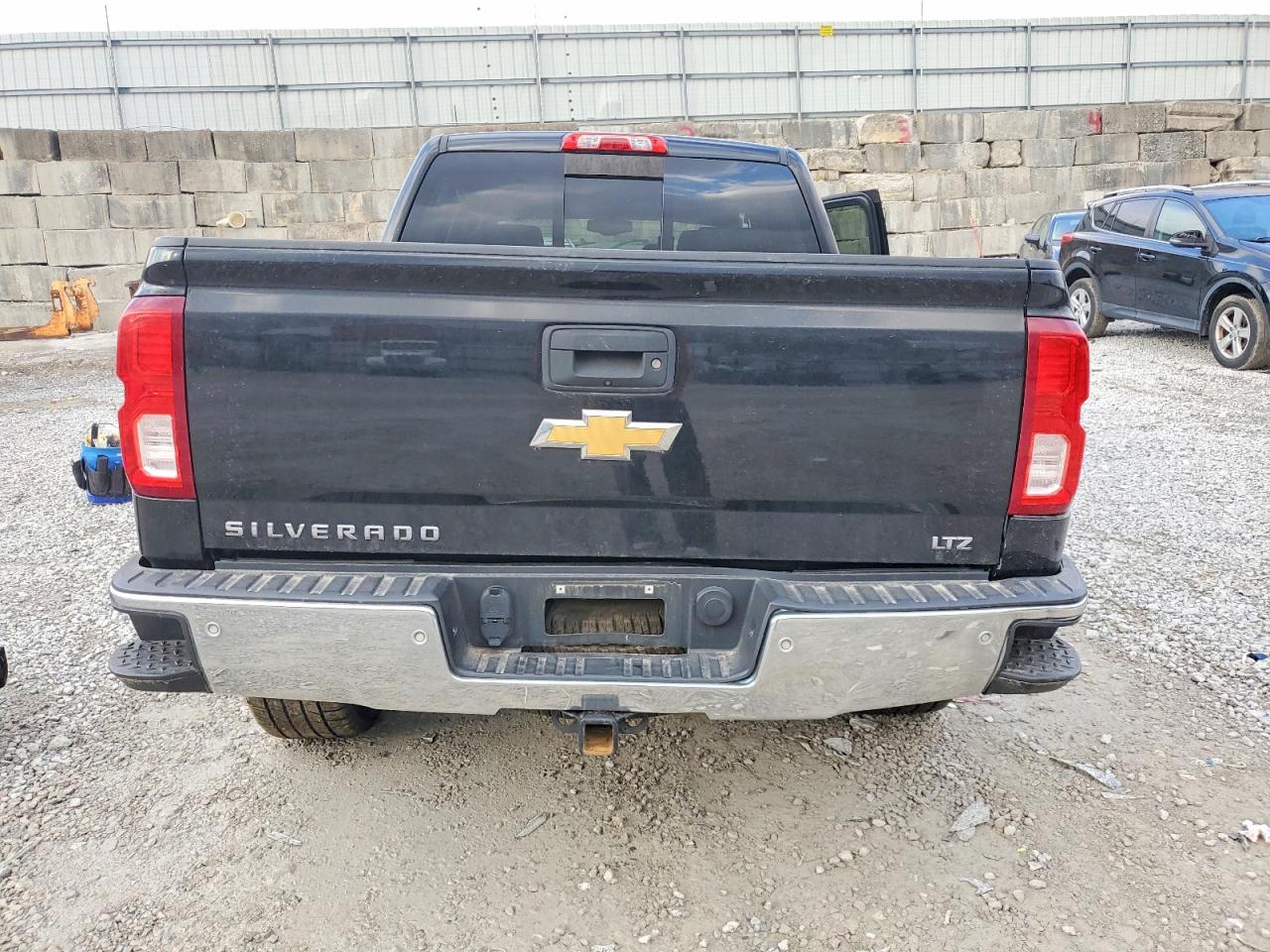 2017 CHEVROLET SILVERADO K1500 LTZ photo 6