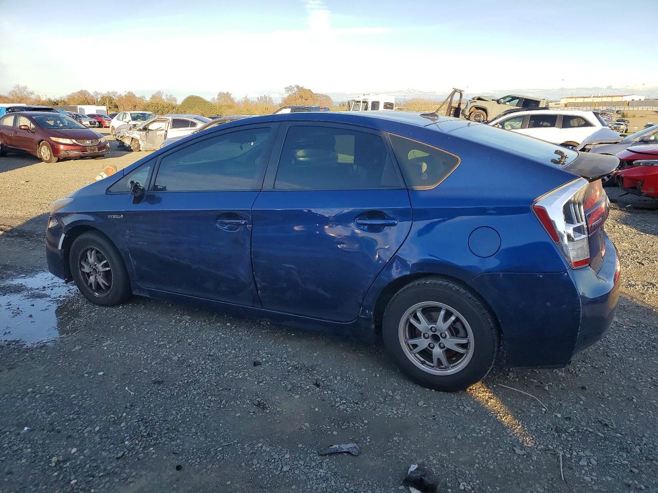 2010 TOYOTA PRIUS photo 3