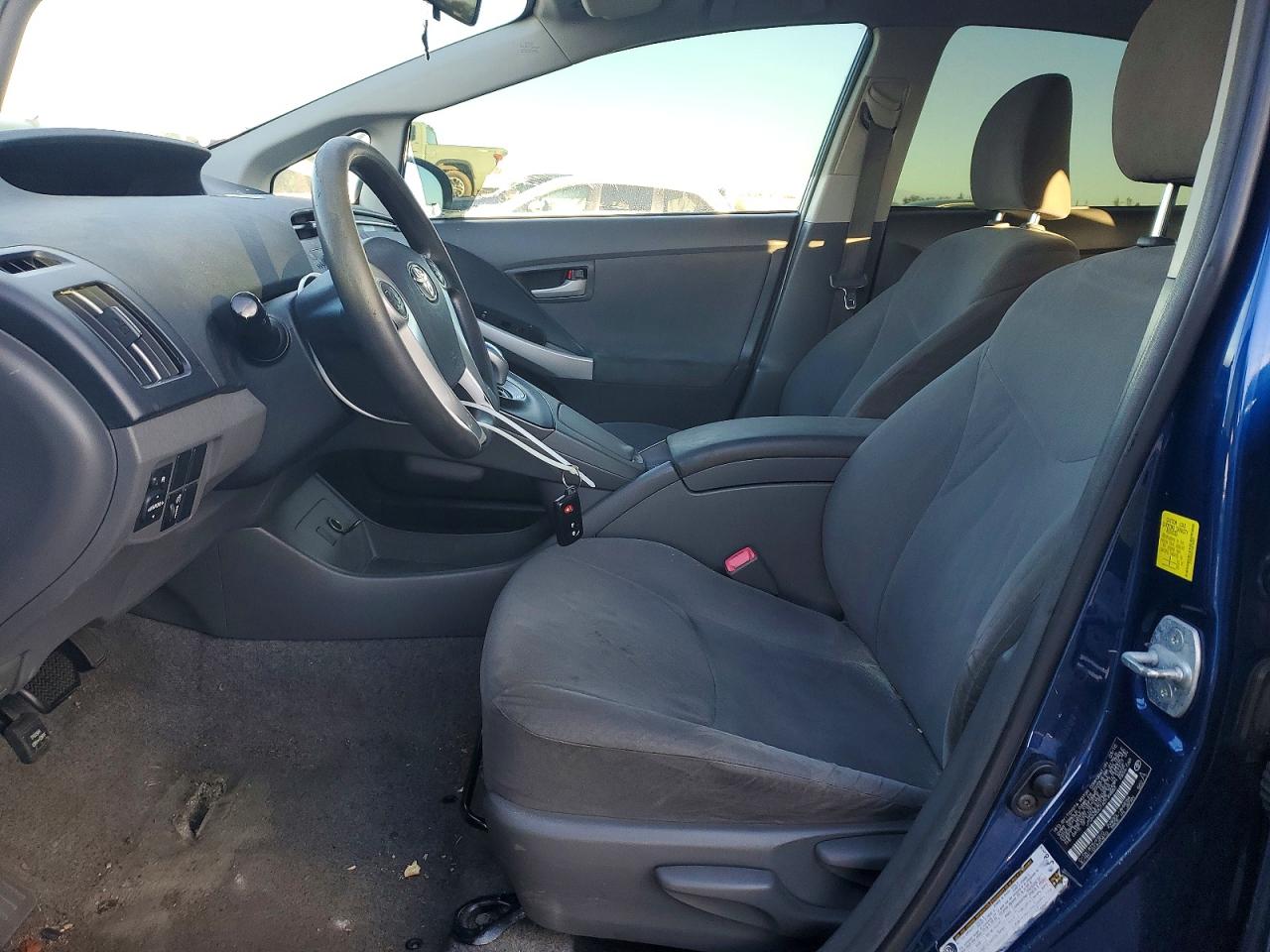 2010 TOYOTA PRIUS photo 13