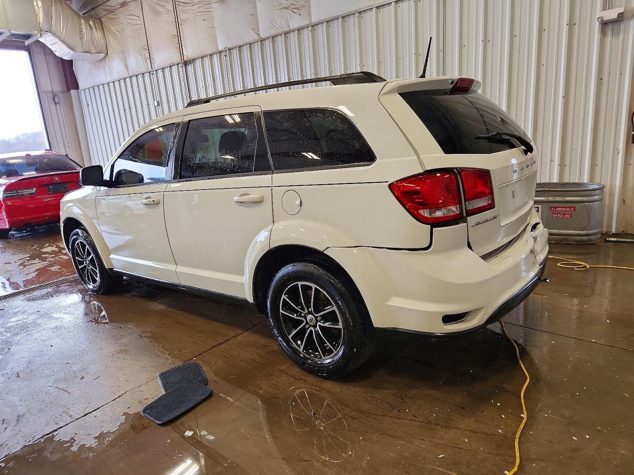 2018 DODGE JOURNEY SXT photo 2