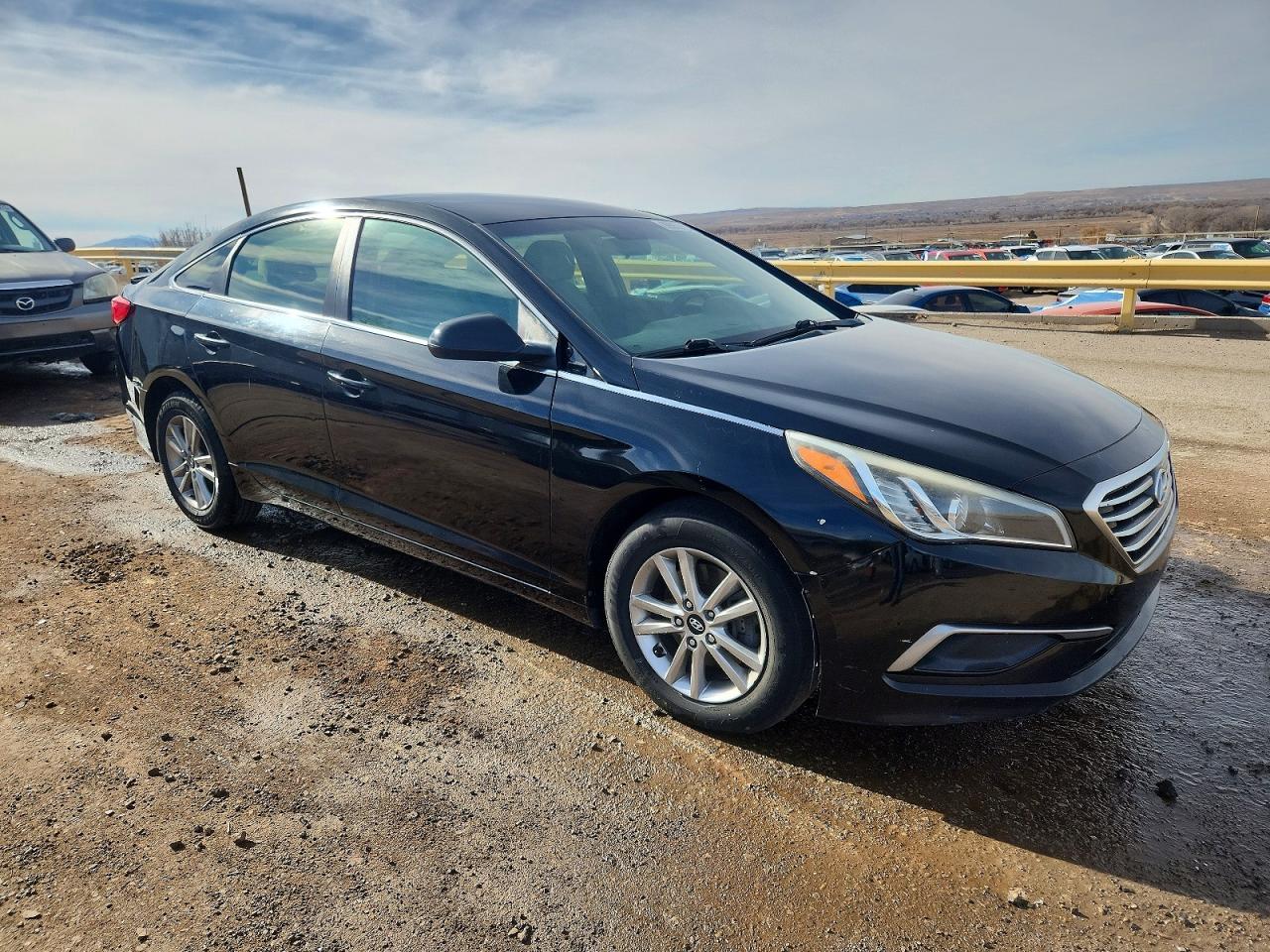 2017 HYUNDAI SONATA SE photo 4