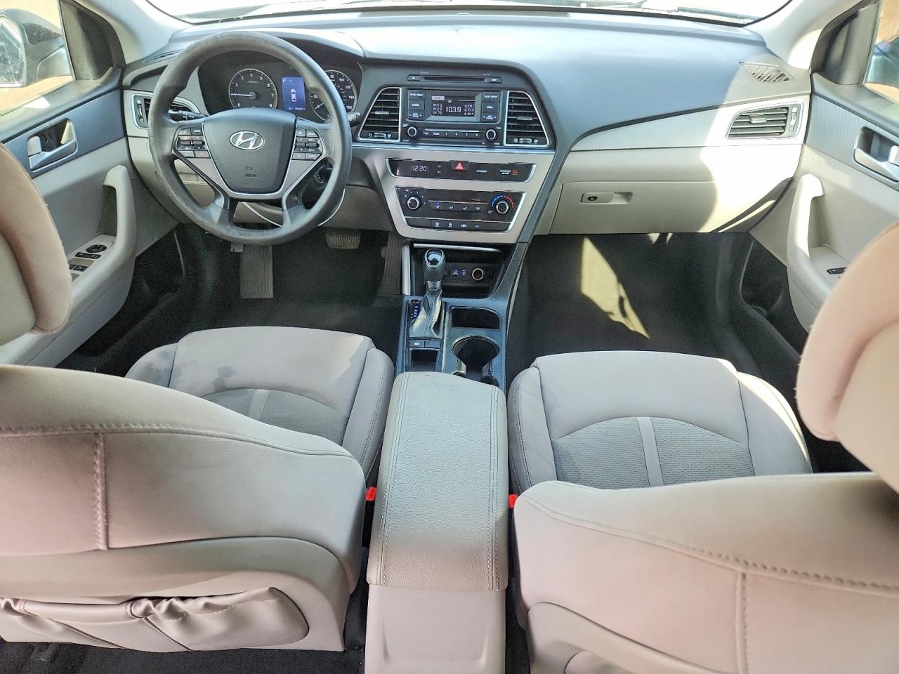 2017 HYUNDAI SONATA SE photo 8