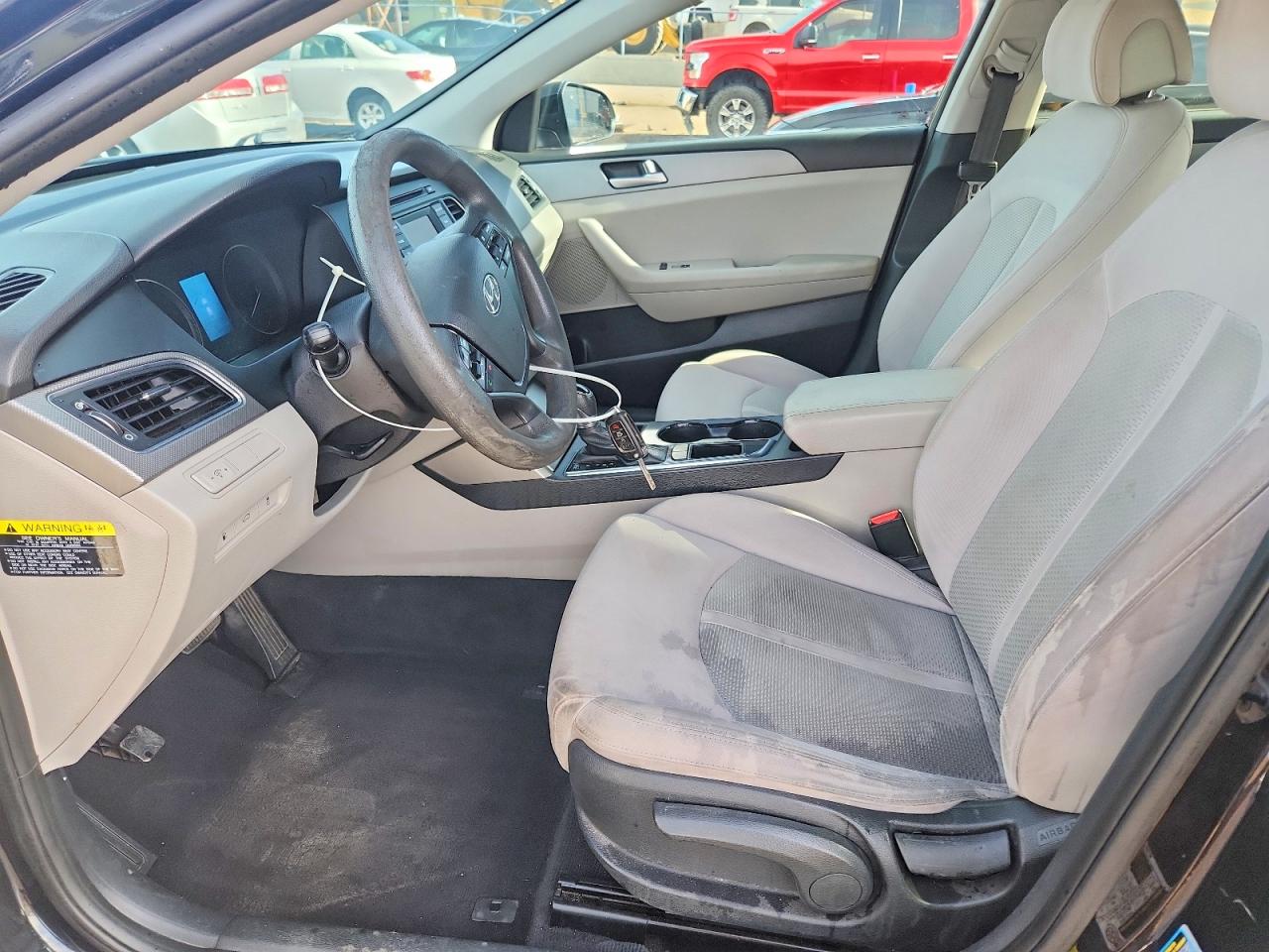 2017 HYUNDAI SONATA SE photo 7