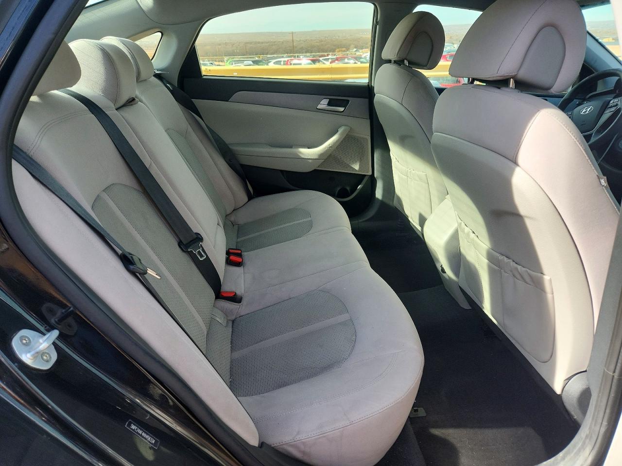 2017 HYUNDAI SONATA SE photo 10