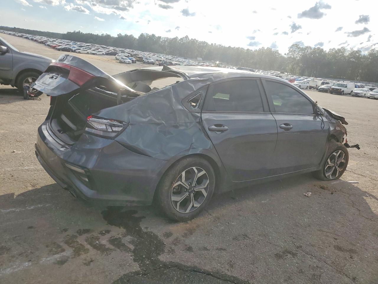 2021 KIA FORTE FE photo 3