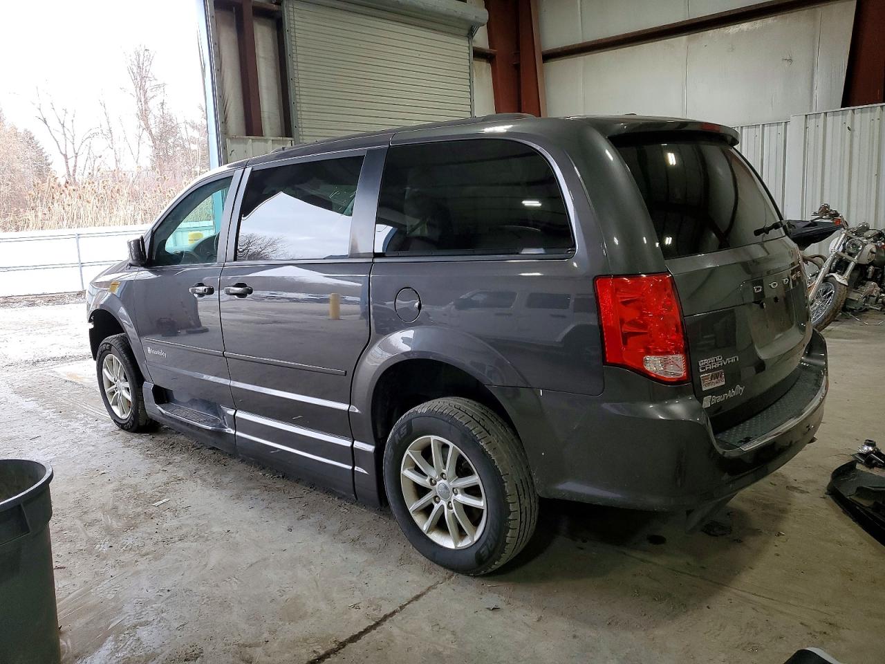 2015 DODGE GRAND CARAVAN SXT photo 2