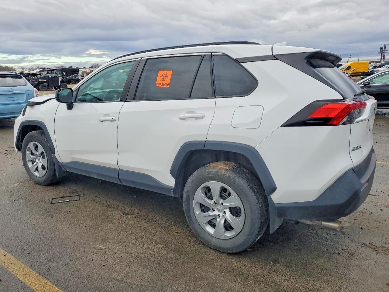2021 TOYOTA RAV4 LE photo 2